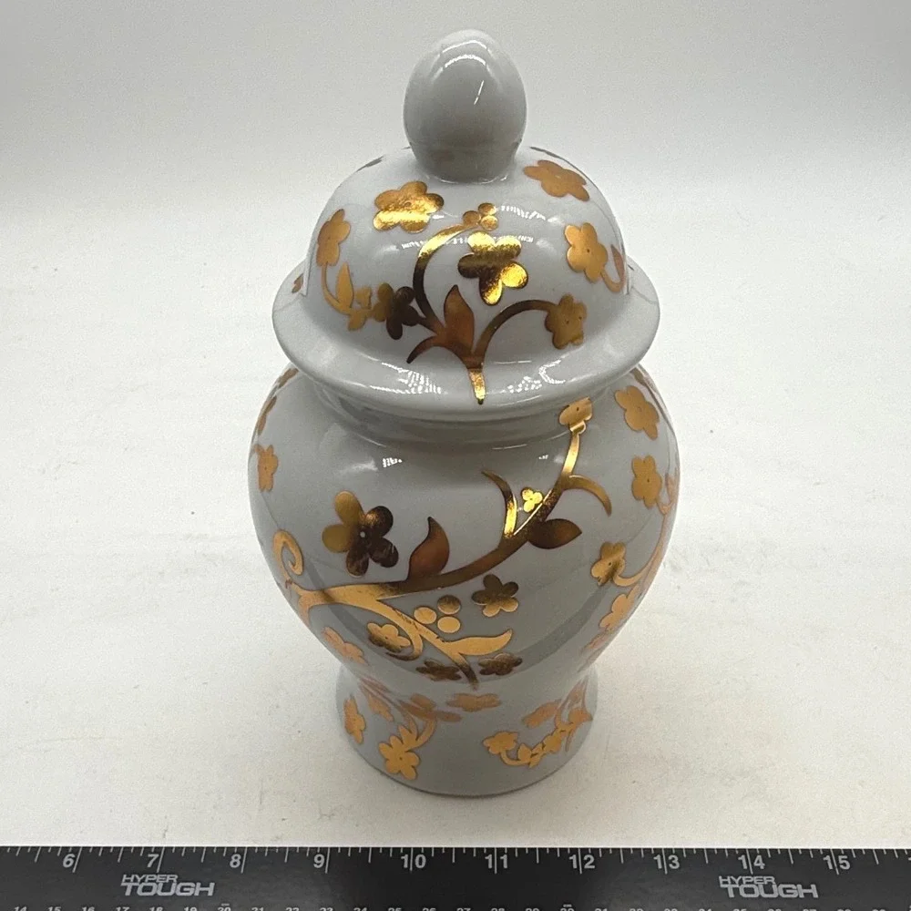 White Ceramic Ginger Jar Gold Floral Vine‎ Chinoiserie Temple hollywood regency